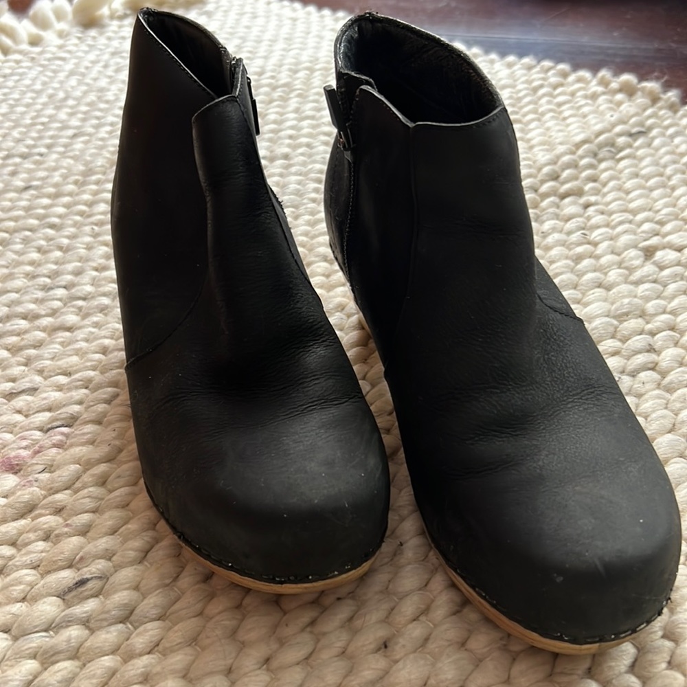 Dansko Maria nubuck black clog